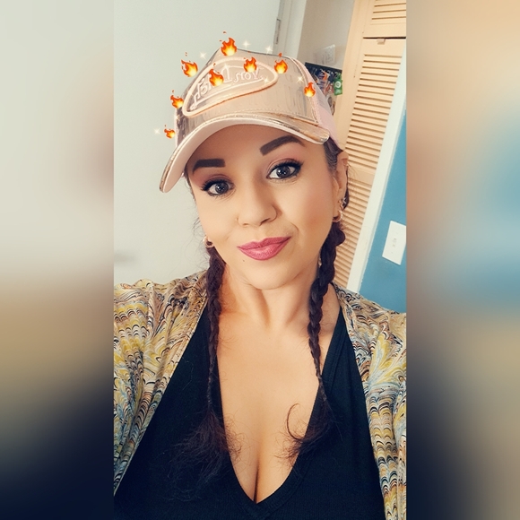 Other - Hi Folks... I'm bunnywunys,  your posher 💄💄💄